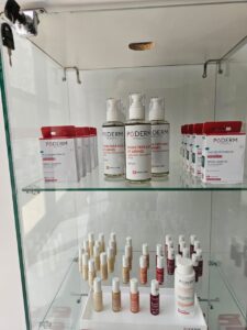 Produit poderm vendu à la clinique